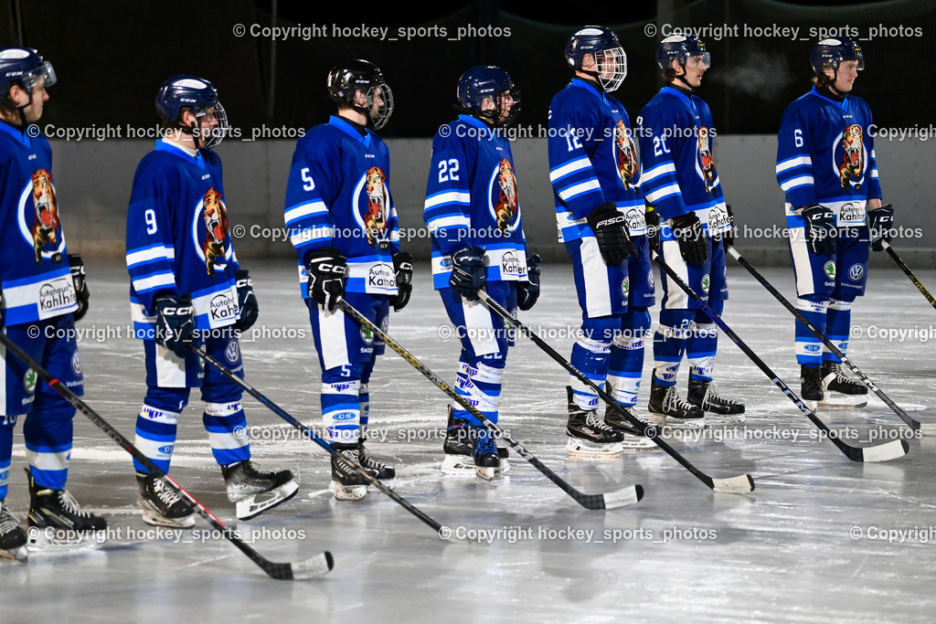EC Tigers Paternion vs. EC Feld am See Ledenitzen | EC Tigers Paternion Mannschaft, #9 Gratzer Julian EC Tigers Paternion, #5 Rauter Marcel EC Tigers Paternion, #22 Neuschitzer Nino EC Tigers Paternion, #12 Steiner Dominik EC Tigers Paternion, #20 Steiner Andrä EC Tigers Paternion, #6 Ortner Hansjörg EC Tigers Paternion, EC Tigers Paternion vs. EC Feld am See Ledenitzen, EC Tigers Paternion vs. EC Feld am See Ledenitzen am 19.01.2025 in Villach (Eisplatz Paternion), Austria, (Photo by Bernd Stefan)