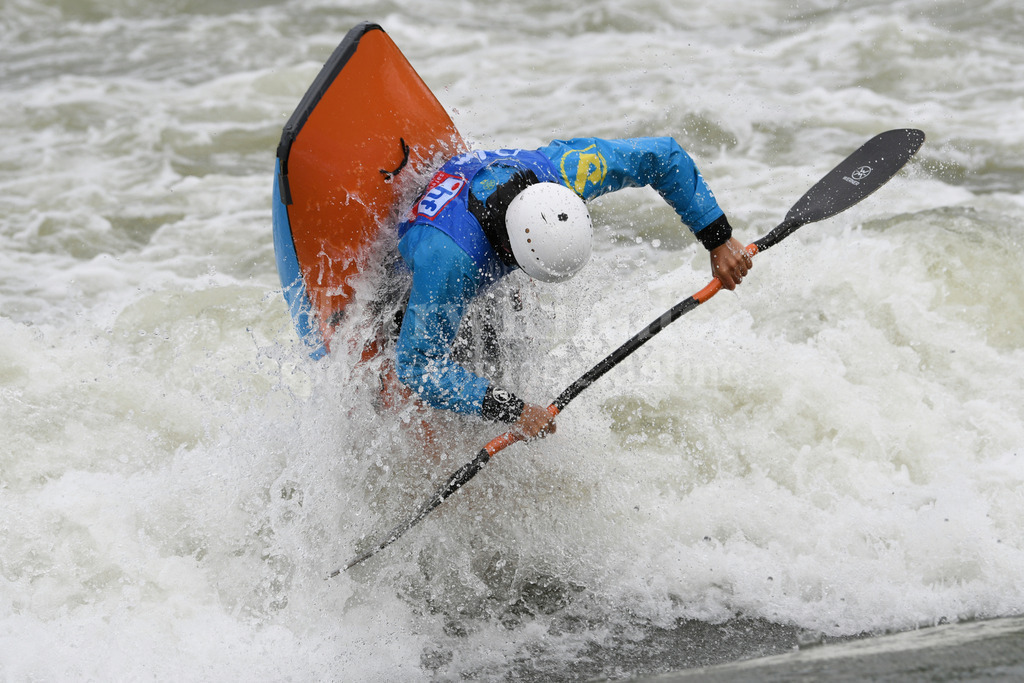 ICF CANOE FREESTYLE WORLD CUP 1 / PLATTLING | 2024 ICF CANOE FREESTYLE WORLD CUP 1 / PLATTLINGMen's Kayak Surface Final Sieger Harry PRICE (Great Britain) #126  - Realisiert mit Pictrs.com