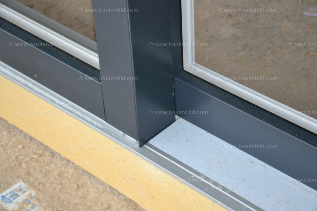bib-lg14-fenster-0058 | Nach LV-Leistungsgruppen sortierte Detailfotos über den Bau eines Hauses. Alle Hausbau-Bilder direkt vom Urheber und Autor der Website Haus-Selber-Bauen.com