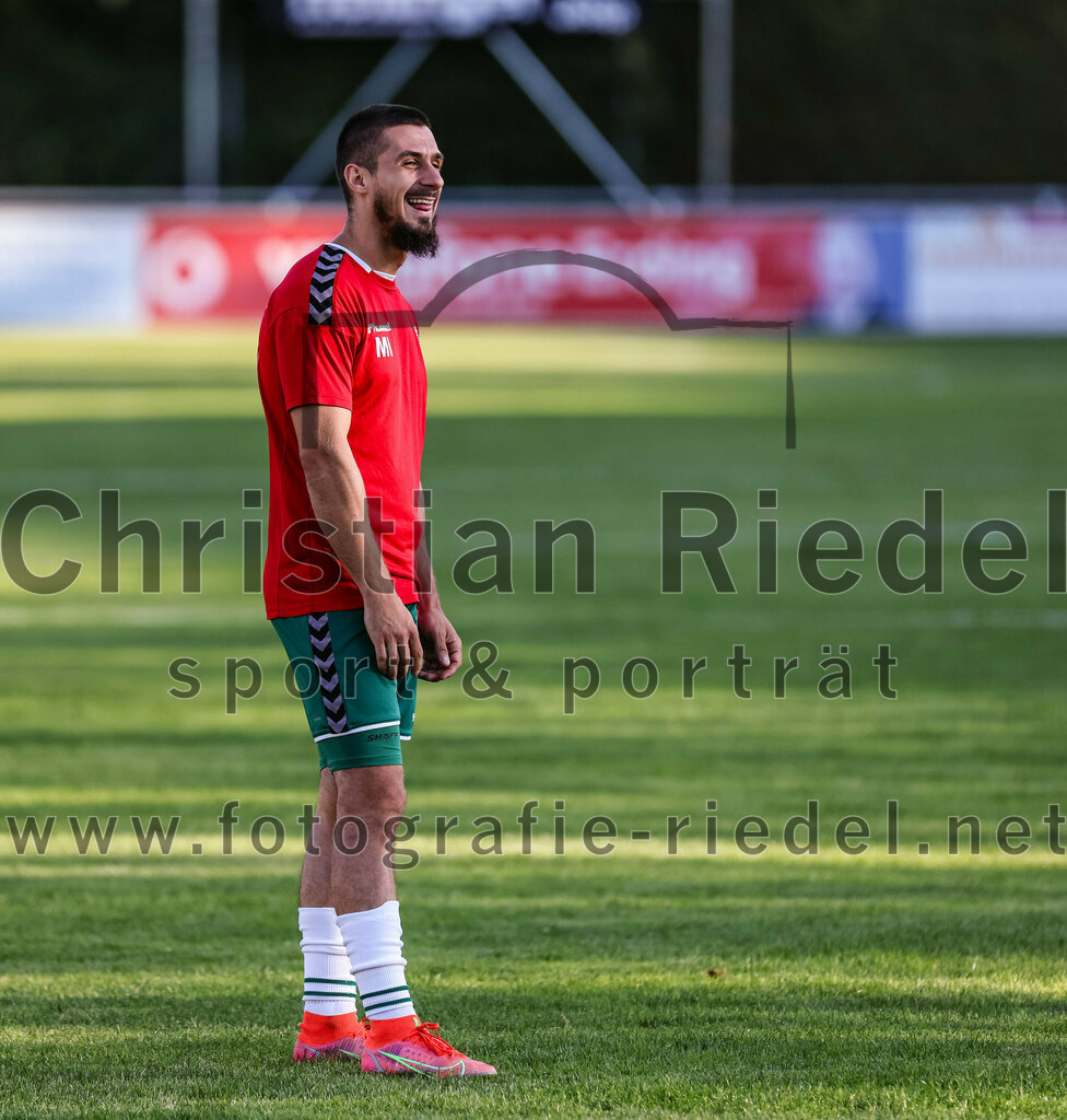 2023-08-01_002_FC_Schwaig_gegen_FC_Deisenhofen | Oberding, Deutschland, 01.08.2023:
Fußball, Toto-Pokal 2023 / 2024, 1. Spieltag, FC Schwaig gegen FC Deisenhofen, Endergebnis: 2:3

Mirza Idrizovic (FC Schwaig, #25)

Foto: Christian Riedel / fotografie-riedel.net