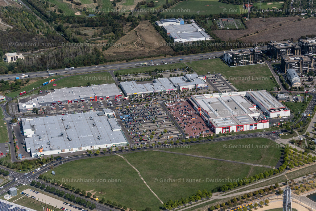 4039935 | LEIPZIG 14.09.2020 Gebäude des Einkaufszentrum des Sachsenpark an der Handelsstraße im Ortsteil Seehausen in Leipzig im Bundesland Sachsen, Deutschland. Weiterführende Informationen bei: BAUHAUS Leipzig,  Sachsenpark GmbH. // Building of the shopping center of Sachsenpark on Handelsstrasse in the district Seehausen in Leipzig in the state Saxony, Germany. Further information at: BAUHAUS Leipzig,  Sachsenpark GmbH. Foto: Gerhard Launer