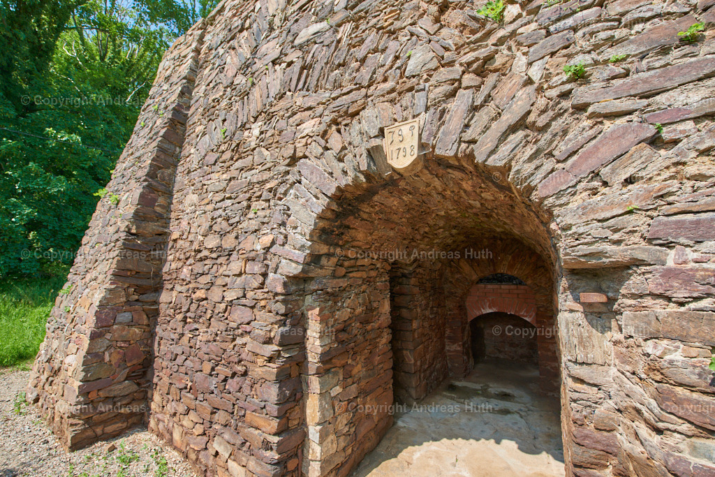 Blick auf den Schacht und die Pinge von C. E. Faust 01 1 | Bedeutsame Landschaften Deutschlands - Realisiert mit Pictrs.com