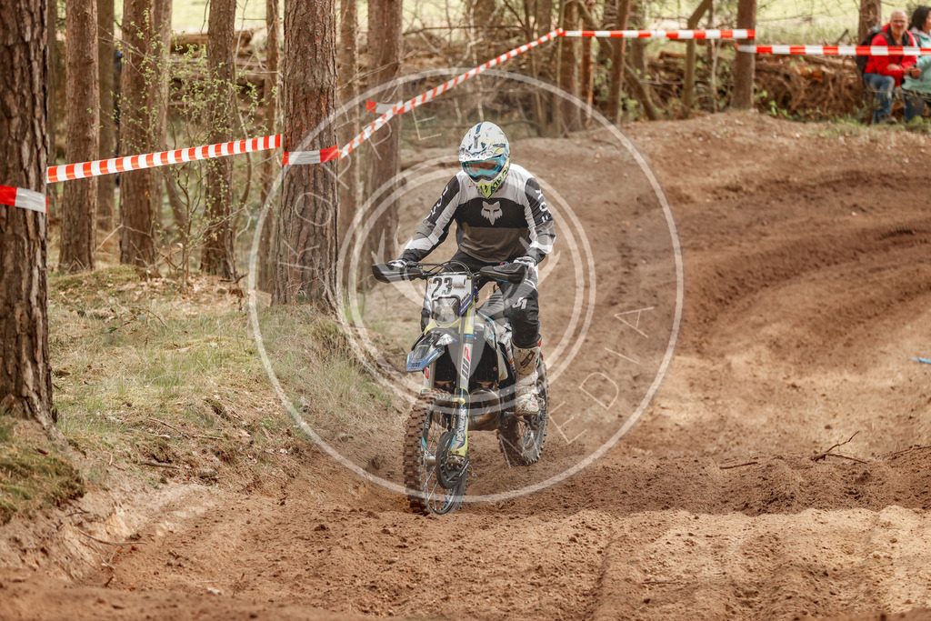 4TaktLauf1-290 | koppe-media - Realisiert mit Pictrs.com