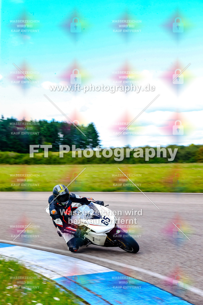 065-6611 | Hier findet Ihr Bilder von Touristenfahrten auf der Nürburgring Nordschleife oder von anderen Veranstaltungen die ich besucht habe. Viel Spass beim Durch Schauen 