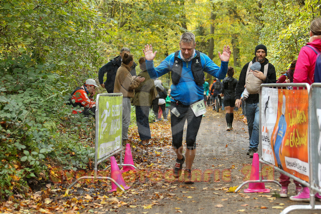 251026_1317_EX1_3093 | Sportfotografie im Rhein-Sieg Kreis, Köln, Bonn, NRW, Rheinland Pfalz, Hessen, etc. Unser Tätigkeitsfeld umfasst den Laufsport vom Volkslauf über den Marathon, Duathlon, Triathon bis zum Ultralauf wie Kölnpfad Ultra oder Schindertrail.