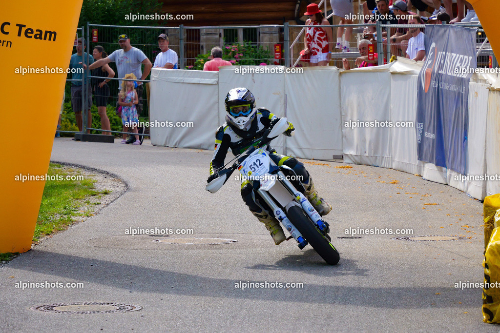 P1025635 | Erleben Sie atemberaubende, hochqualitative Fotos Ihrer Fahrt entlang der malerischen Alpenstraßen. Besuchen Sie alpineshots.com, um professionelle Aufnahmen Ihrer unvergesslichen Reise zu finden und zu kaufen - Realisiert mit Pictrs.com