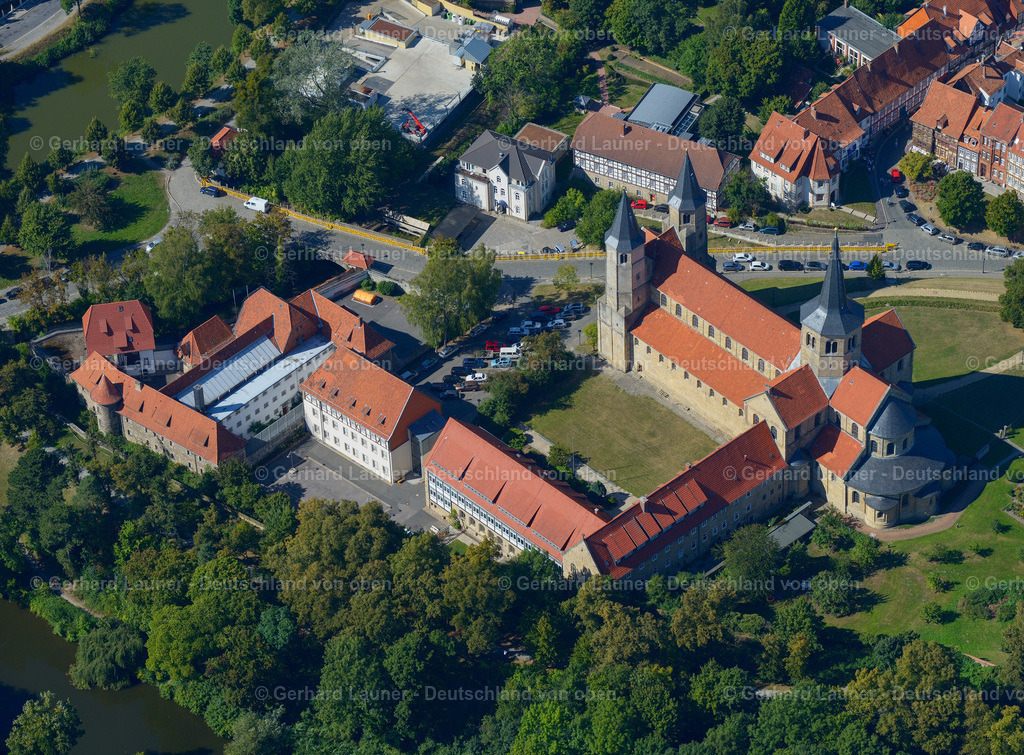 3292877 | Die romanische Basilika St. Godehard ist eine römisch-katholische Pfarrkirche am Südrand der Altstadt von Hildesheim