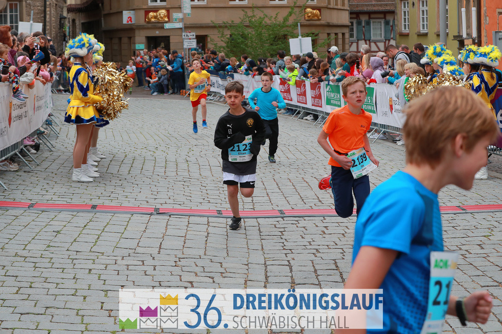 AOK Junior Cup 400m | 3Königslauf 2022 AOK Junior Cup 400m - Realisiert mit Pictrs.com