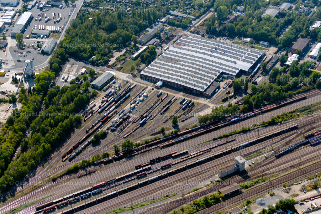 4041790 | LEIPZIG 15.09.2020 Bahnbetriebswerk und Ausbesserungswerk, Wartung und Instandhaltung von Zügen und Waggons des Güterverkehrs im Stadtteil Engelsdorf in Leipzig im Bundesland Sachsen. // Repair shop, maintenance and repair of trains and wagons of the freight in the Engelsdorf district of Leipzig in Saxony. Foto: Gerhard Launer