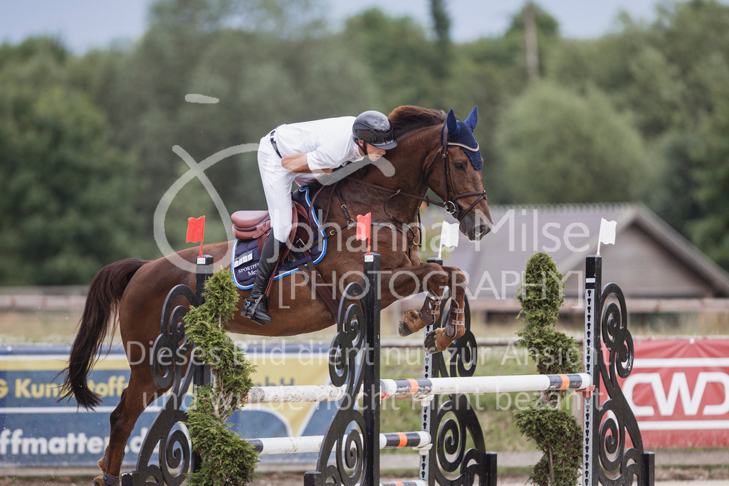 240627_LüPfSpTa_SprPf-L-111 | Deine schönsten Turniermomente als professionelle Fotos! Entdecke hochwertige Pferdesport-Fotografie im Online-Shop. Jetzt Fotos finden & bestellen!