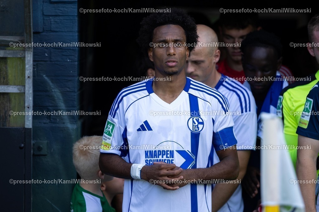 xKWI20092501037 | 20.09.2025, xkwix, Fußball, Regionalliga West, FC Gütersloh - FC Schalke 04 U23, Ohlendorf Stadion im Heidewald: Yassin Ben Balla (FC Schalke 04 U23 #25)
