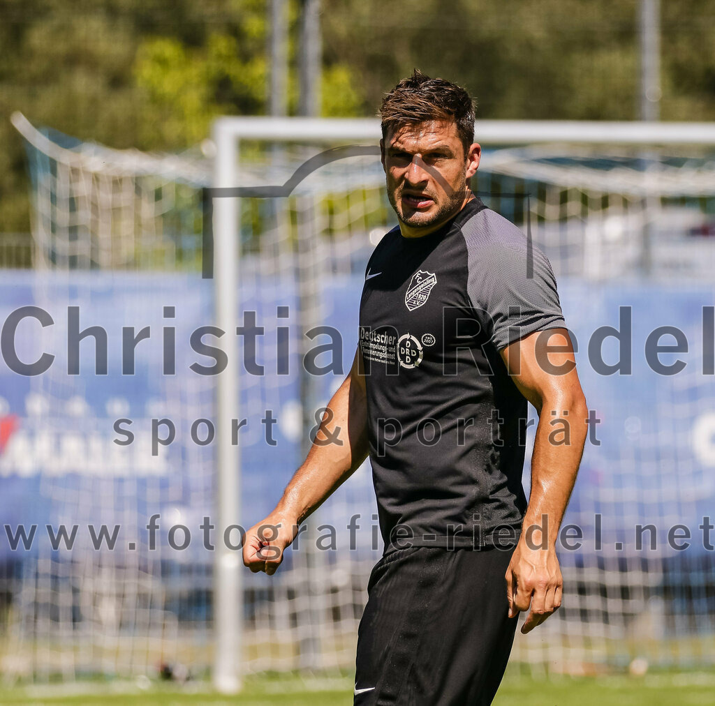 2023-08-12_037_FC_Langengeisling_gegen_ESV_Freilassing | Erding, Deutschland, 12.08.2023:
Fußball, Bezirksliga Oberbayern Ost 2023 / 2024, 4. Spieltag, FC Langengeisling gegen ESV Freilassing, Endergebnis: 2:1

Andreas Buchberger (FC Langengeisling, #5)

Foto: Christian Riedel / fotografie-riedel.net