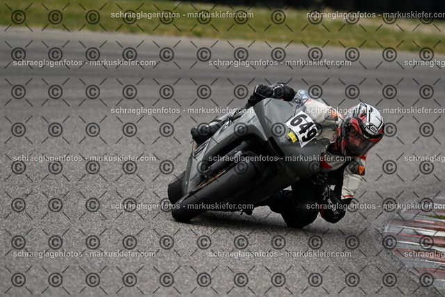 25bt02-1019 | markuskiefer.com - Realisiert mit Pictrs.com