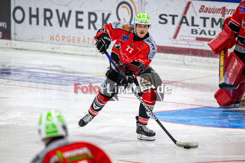 TSV Peißenberg MINERS vs ESC Kempten SHARKS | Eishockey Bayernliga Herren Vorrunde 2024/2025, TSV Peißenberg MINERS vs ESC Kempten SHARKS, 20241018,Bernhard SCHMID (MINERS 77) in Aktion,2024-10-18 in Peißenberg (Eisstadion)Bernhard SCHMID (MINERS 77)Copyright: WolfgangxLindner foto-lindner.de