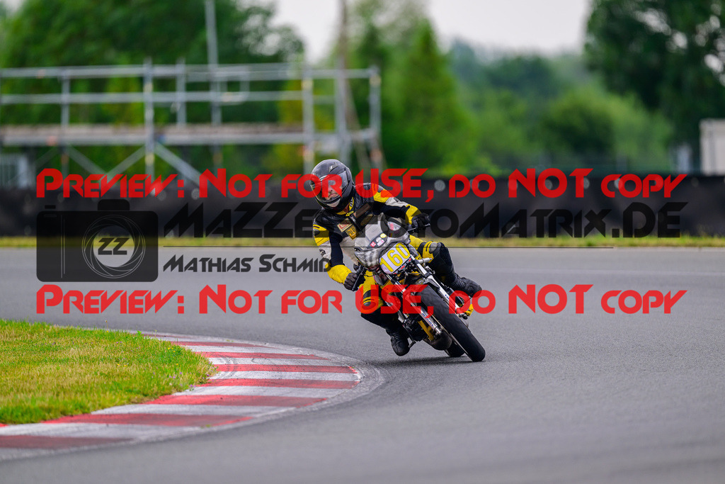 MaZZes_FotoMatrix_240724_6007705_2866 | GELB