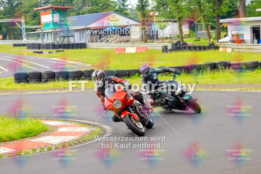 VBK-7761 | Hier findet Ihr Bilder von Touristenfahrten auf der Nürburgring Nordschleife oder von anderen Veranstaltungen die ich besucht habe. Viel Spass beim Durch Schauen 