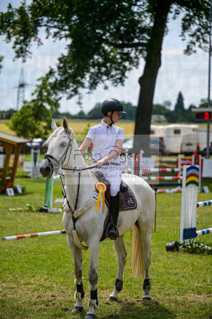 Reitturnier Voxtrup | Entdecke hochwertige Reitturnierfotos von Foto Oger. Professionell, emotional und authentisch – jetzt Lieblingsmomente im Shop bestellen.Deutschlandweite Turnierfotografie. - Realisiert mit Pictrs.com