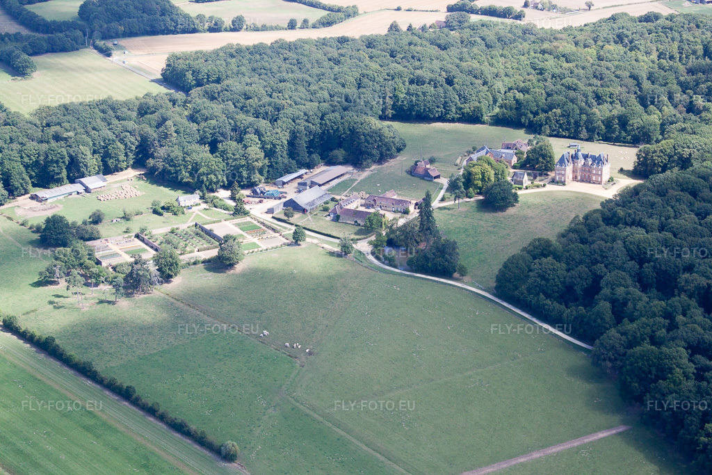Vue aérienne: Vue de la ville à Vibraye dans le département Sarthe, France – .Photo: IMG_19985.jpg prise le 30/07/2009 par Werner Riehm/FLY-FOTO.eu – Résolution de l'original: 4752 x 3168 px