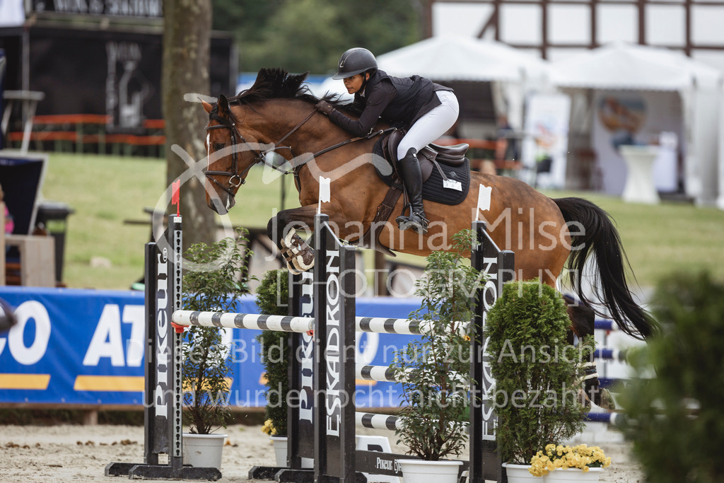 240712_BHO_L-Springen-312 | Deine schönsten Turniermomente als professionelle Fotos! Entdecke hochwertige Pferdesport-Fotografie im Online-Shop. Jetzt Fotos finden & bestellen!