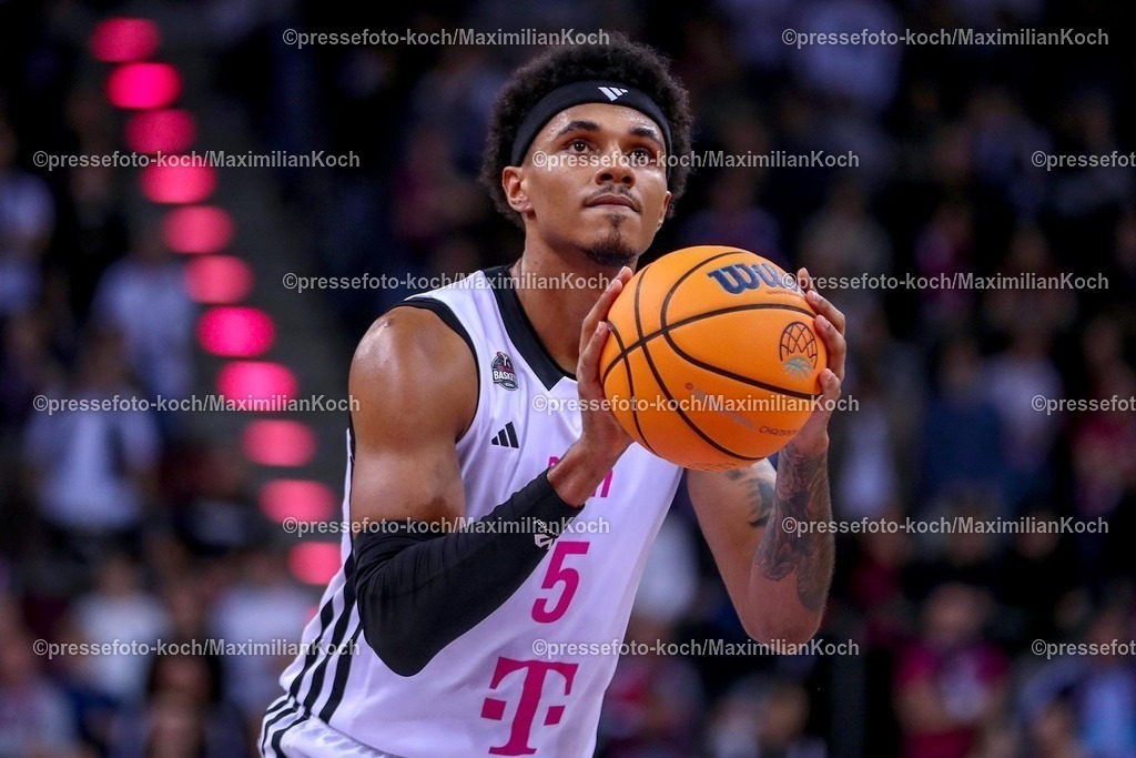 BCL08012501053 | 08.01.2025, Basketball Champions League, 1. Spiel Play-In, Telekom Baskets Bonn - Pallacanestro Reggiana, Telekom Dome: Rivaldo Soares (Telekom Baskets Bonn #5)
