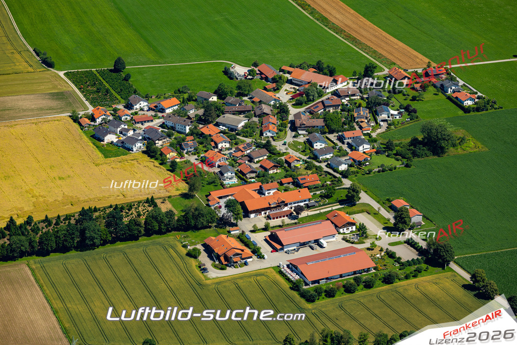 Aktuelles Luftbild von Waldering Stephanskirchen - Die Luftaufnahme wurde 2022 mittels UL-Flugzeug erstellt ( keine Drohne ) - hochauflösende Kamera-Systeme von  Canon -Beste Qualität - Für grossformatige Ausdrucke geeignet. Die Geschenkidee !