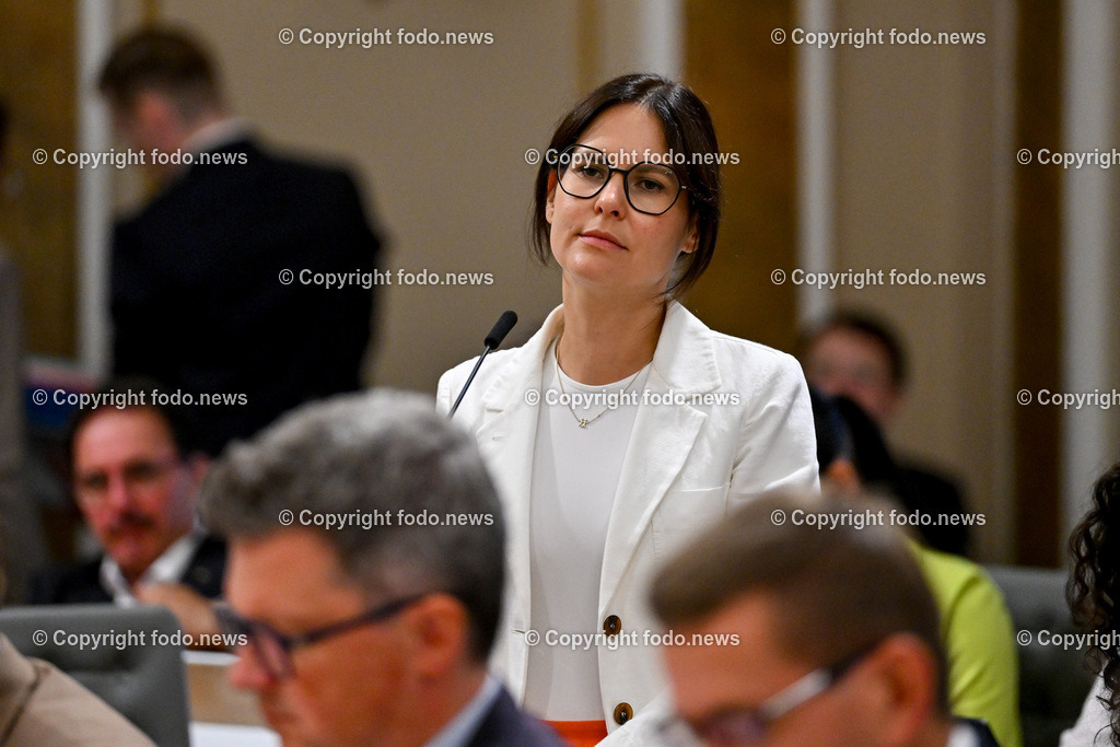 Landhaus Linz_ Promenade_ Landtagssitzung_ 13.06.2024-6 | 13.04.2024, Landhaus Linz AUT, Promenade, Landtagssitzung, im Bild Julia Bammer (Neos, LAbg.)