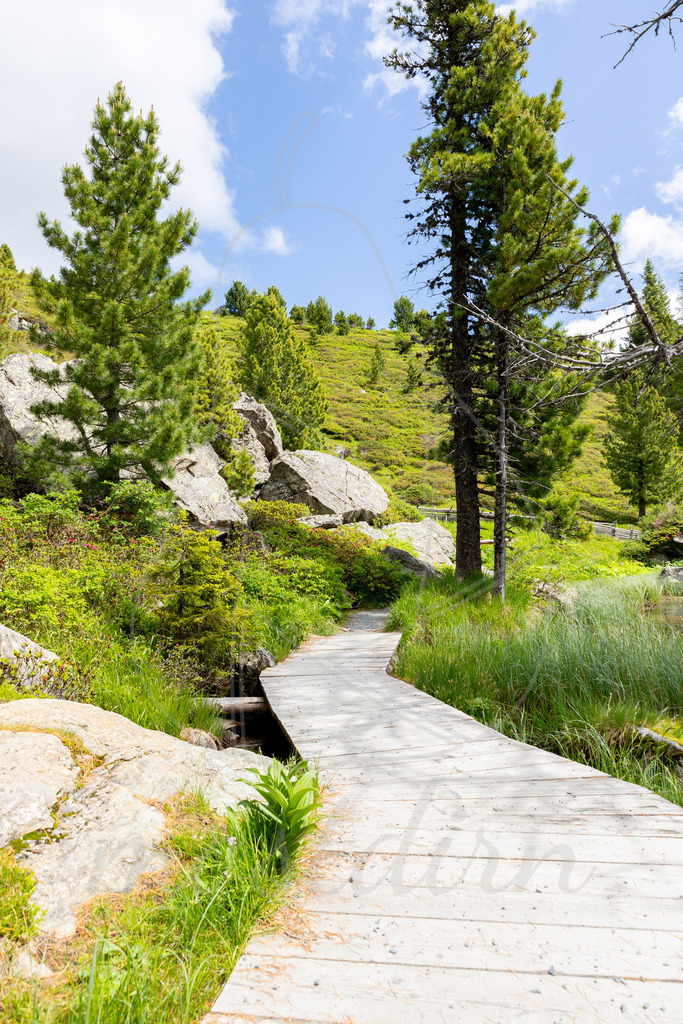 Windebensee | Der Windebensee an der Nockalmstraße. - Realisiert mit Pictrs.com