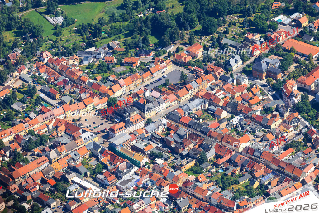 Die Luftaufnahme der Stadt Königsee Rottenbach wurde vom UL-Flugzeug heraus erstellt ( keine Drohne )- hohe Auflösung für beste Qualität