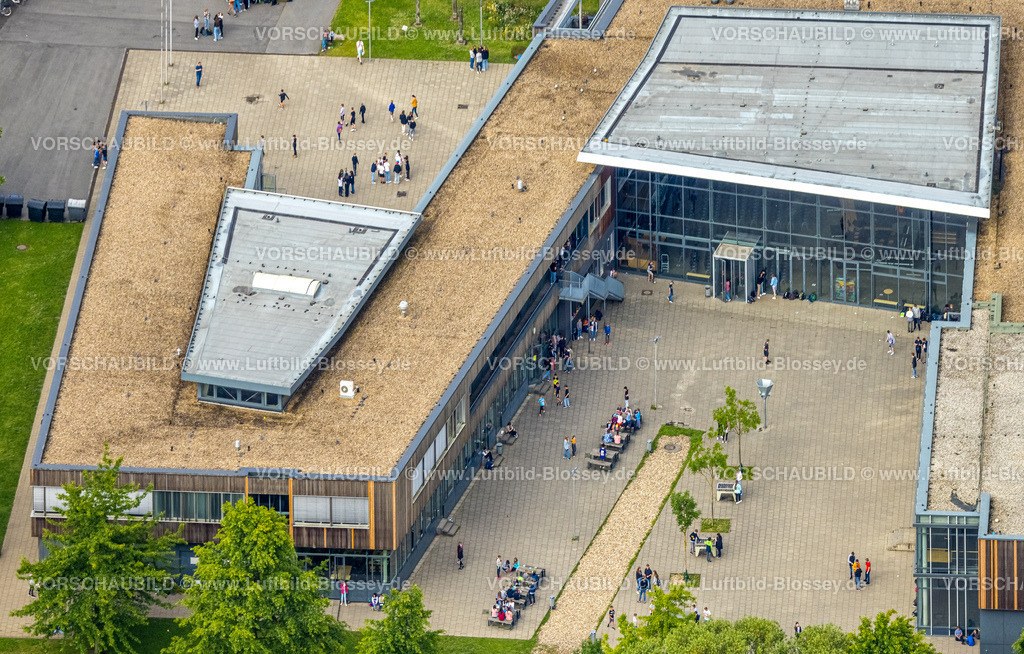 Hamm220602290 | Luftbild, Konrad-Adenauer Realschule und Schüler auf dem Schulhof, Rhynern, Hamm, Ruhrgebiet, Nordrhein-Westfalen, Deutschland