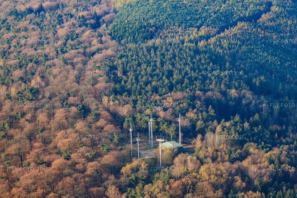 Aerial view: Drachenbronn Radio Transmitting Station Tx Site Hochwald in Cleebourg in the state Bas-Rhin, France.Photo: IMG_63668.jpg taken on 03/30/2014 by Werner Riehm/FLY-FOTO.comResolution of the original: 4674 x 3116 pxWWW.ACE-HIGH-JOURNAL.EU