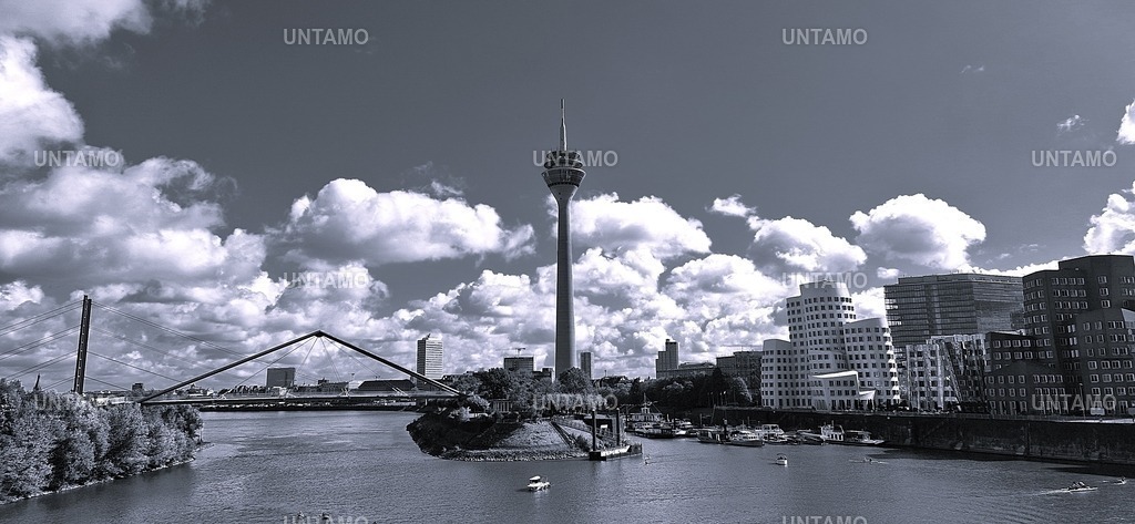 Düsseldorf fernsehturm2.0.SW | untamo - Realisiert mit Pictrs.com