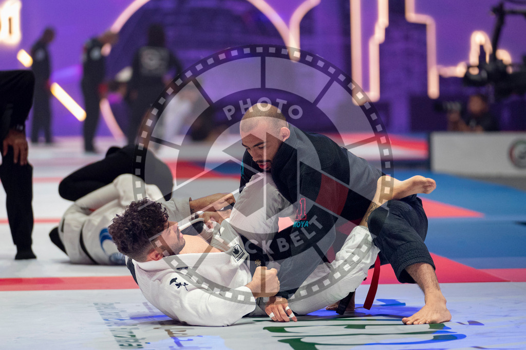 20231109PBB3675 | Fighters compete during the AJP World Professional Championship in the Mubadala Arena in Abu Dhabi, Arab United Emirates, on November 9, 2023.