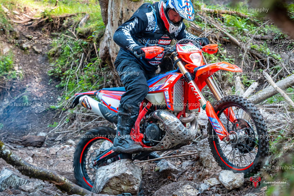 fuernholzer_250501-C1-221 | Fotografische Impressionen von der Red Stag Enduro Extreme by fuernholzer-photography.com. Endurosport in Österreich fotografisch festgehalten von fuernholzer. Auftragsfotografie für Private, Gewerbefotos und Industriefotografie. Eventfotografie, Sportfotografie und Motorsportfotografie. Anbieter von Fotoworkshops, Fototraining, fotografischen Vorträgen und Fotoseminaren.