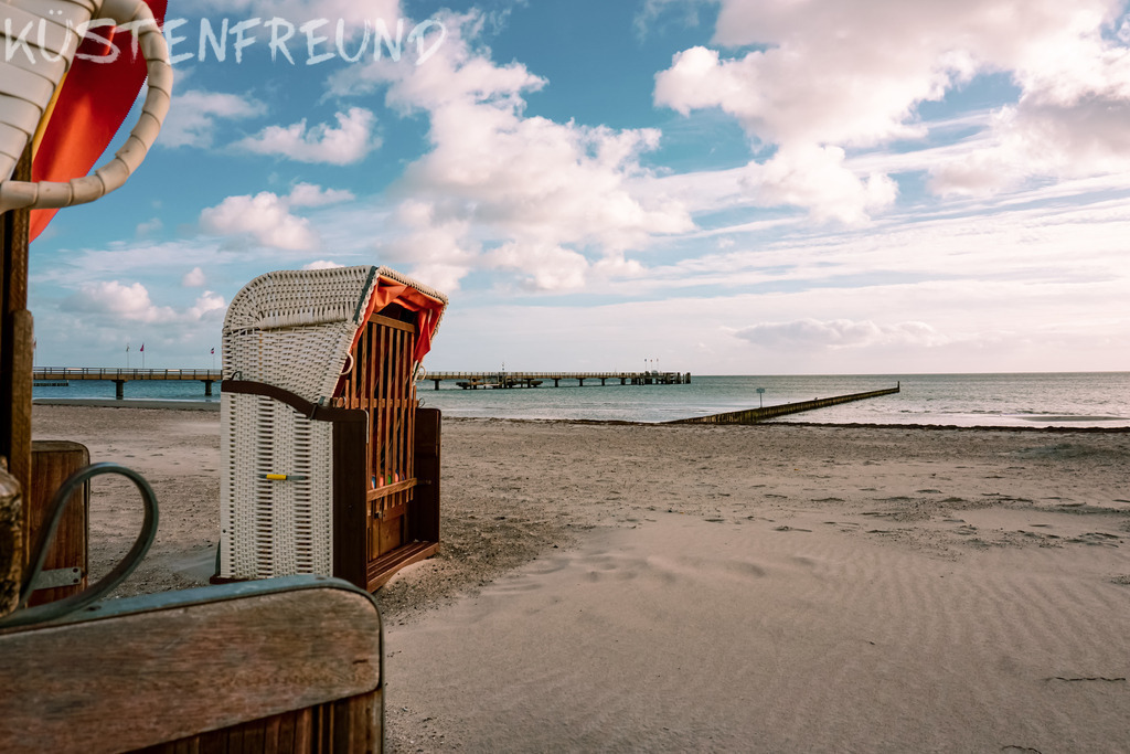 Strandkörbe auf Fotoleinwand | Entdecke deine Lieblingslandschaft von der Küste – auf Ostsee Leinwand, Nordsee Leinwand, Alu Dibond oder Acrylglas, passend für jeden Geschmack und Raum.