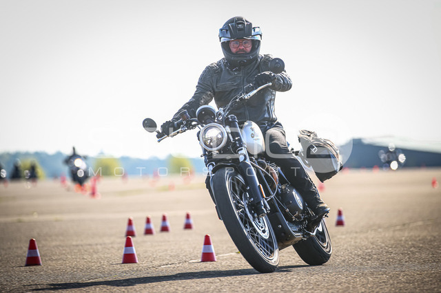0025-260418_NOE-012_25 | Deine Full-Service-Agentur für ✔️Videoproduktionen und ✔️Motorsportfotografie Jetzt Angebot anfragen!