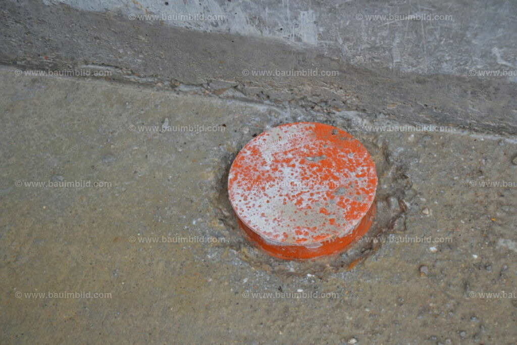 bib-lg03-abwasserkanal-0027 | Nach LV-Leistungsgruppen sortierte Detailfotos über den Bau eines Hauses. Alle Hausbau-Bilder direkt vom Urheber und Autor der Website Haus-Selber-Bauen.com