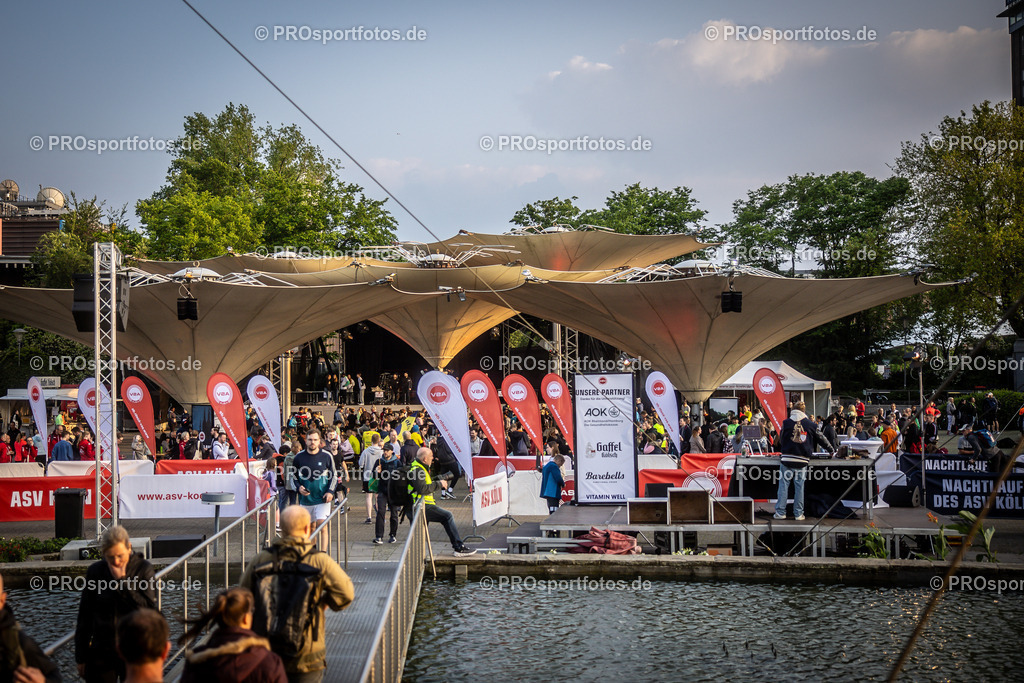 21. ASV Nachtlauf; Koeln, 08.05.24 | Impressionen vom 21. ASV Nachtlauf am 08.05.24 am Tanzbrunnen in Koeln. Foto: BEAUTIFUL SPORTS/Axel Kohring