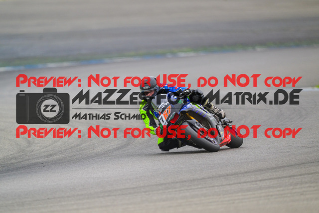 MaZZes_FotoMatrix_240521_6007705_2772 | WEISS