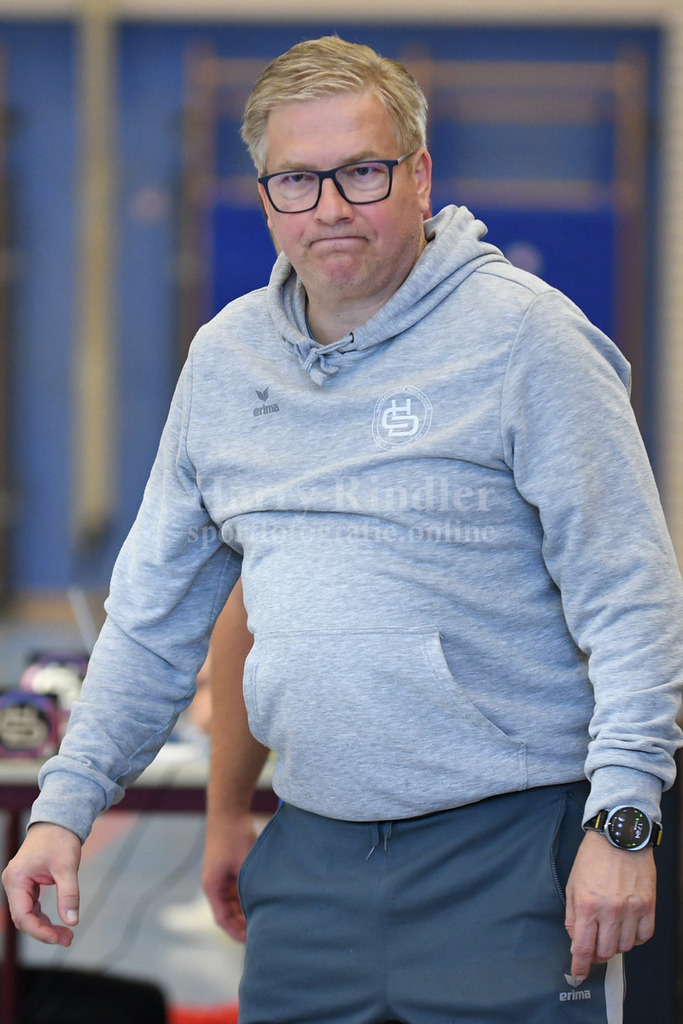 HC Deggendorf : TSV Taufkirchen/Vils | Kai-Uwe  Herrlich  (Trainer HC Deggendorf) - Realisiert mit Pictrs.com