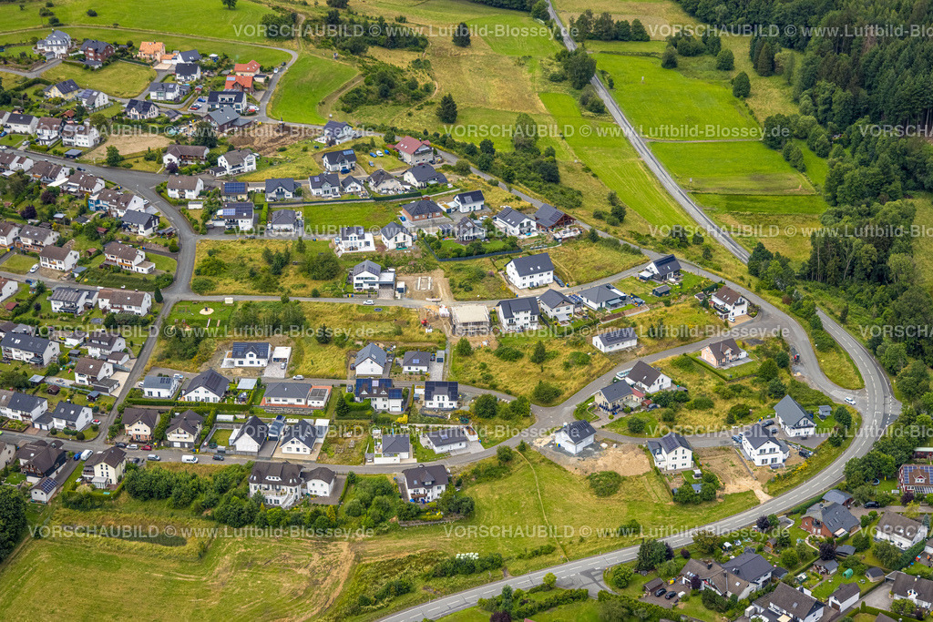 BadLaasphe240709487 | Luftbild, Neubau Wohngebiet Am Galgenberg, Bad Laasphe, Wittgensteiner Land, Nordrhein-Westfalen, Deutschland