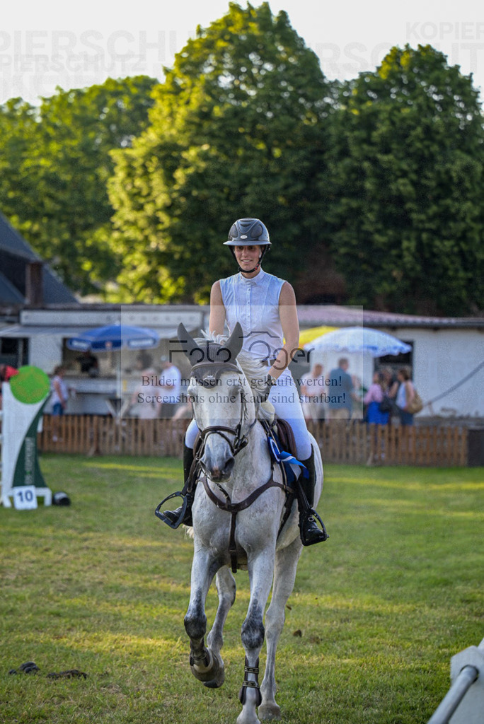 Reitturnier Voxtrup | Entdecke hochwertige Reitturnierfotos von Foto Oger. Professionell, emotional und authentisch – jetzt Lieblingsmomente im Shop bestellen.Deutschlandweite Turnierfotografie. - Realisiert mit Pictrs.com