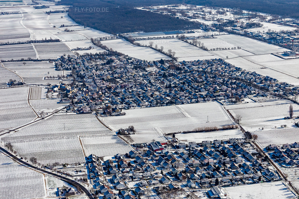 Luftbild: Winterluftbild im Schnee in Bornheim im Bundesland Rheinland-Pfalz in Deutschland. Foto: IMG_124700.jpg vom 11.02.2021 durch Werner Riehm/FLY-FOTO.de