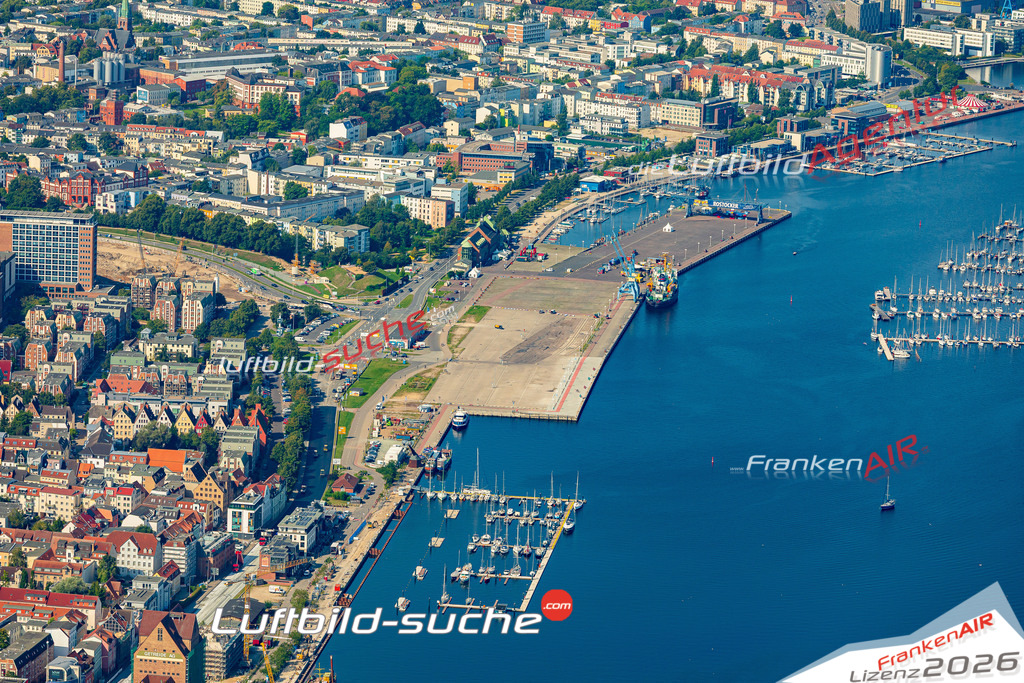 Schöne Luftaufnahme als Geschenk in Unterwarnow Promenade Rostock - Die Luftbildaufnahme wurde 2025 vom UL-Flugzeug heraus erstellt ( keine Drohne ) - Hochauflösende Luftaufnahme -Nicht vergleichbar mit Google Maps oder Satelittenbilder- Die Geschenkidee !Mit Lizenz und Bildrechte bestellbar