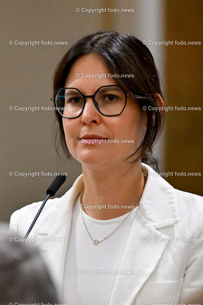 Landhaus Linz_ Promenade_ Landtagssitzung_ 13.06.2024-5 | 13.04.2024, Landhaus Linz AUT, Promenade, Landtagssitzung, im Bild Julia Bammer (Neos, LAbg.)