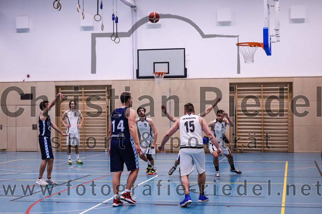 2022-04-03_044_TSV_Vaterstetten_gegen_SV_Weissblau-Allianz_Muenchen | Vaterstetten, Deutschland, 03.04.2022:
Basketball, Bezirksoberliga Herren 2021 / 2022, 14. Spieltag, TSV Vaterstetten gegen SV Weißblau-Allianz München, Endergebnis: 86:54

Christian Metzner (SV Weißblau-Allianz München, #14), Finn Liebig (TSV Vaterstetten, #11), Mathias Furtmair (TSV Vaterstetten, #15), Konstantin Huber (TSV Vaterstetten, #13)

Foto: Christian Riedel / fotografie-riedel.net