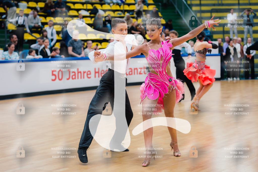 Hessen Tanzt WDSF Open Junior II Latin 3rd (219) Tim Gordon _ Luisa Huber (Schwarz-Weiß-Club Pforzheim)-2025-05-18-5495 | Webshop for digital downloads and prints of dance sport, event & show photographer Julian Link - Realisiert mit Pictrs.com