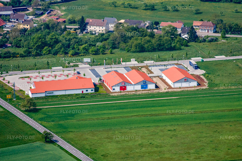 Luftbild: Einkaufszentrum Mühläcker im Ortsteil Neulauterburg in Berg im Bundesland Rheinland-Pfalz in Deutschland.Foto: IMG_18166.jpg vom 03.05.2009 durch Werner Riehm/FLY-FOTO.deAuflösung des Originals: 4272 x 2848 px