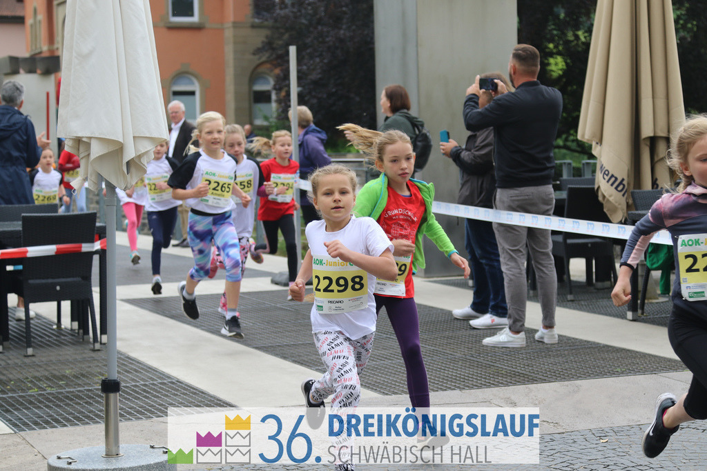 AOK Junior Cup 400m | 3Königslauf 2022 AOK Junior Cup 400m - Realisiert mit Pictrs.com