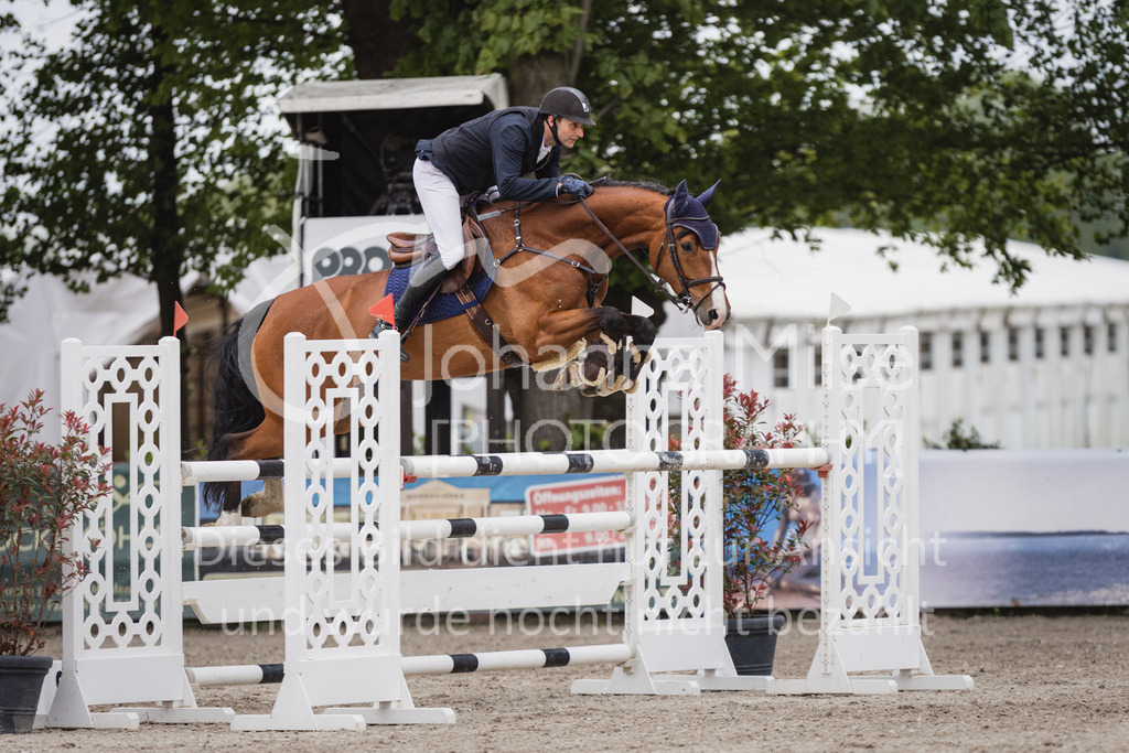 230516_Mühlen_SprPf-M-639 | Deine schönsten Turniermomente als professionelle Fotos! Entdecke hochwertige Pferdesport-Fotografie im Online-Shop. Jetzt Fotos finden & bestellen!