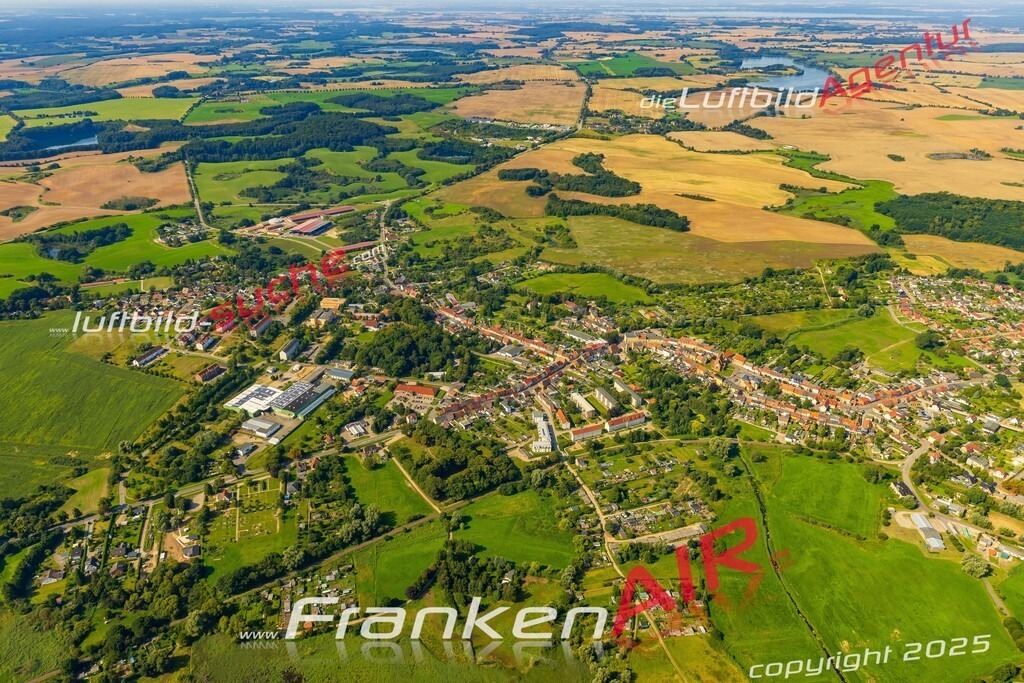Vs Google Maps Brüel - Die Luftaufnahme wurde 2025 vom UL-Flugzeug heraus erstellt ( keine Drohnenaufnahme ) - Hochauflösende Luftaufnahme - für Wandbilder und großformatige Ausdrucke geeignet. Das besondere Geschenk!Hier alle&nbsp;Infos zur Lizenzierung der LuftaufnahmeWir fliegen auch dieses Jahr wieder in Ihre Region um Luftbilder zu erstellen.- Luftbild anfragen